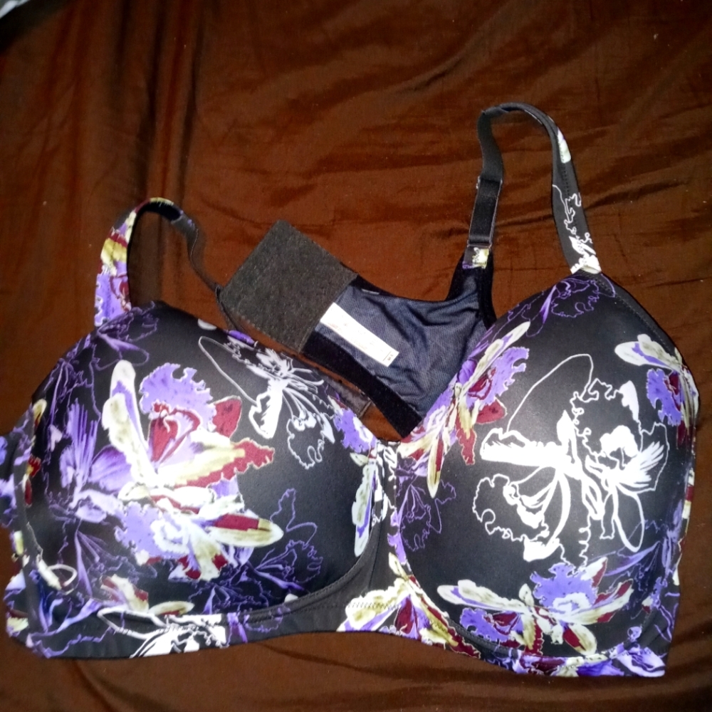 Black wire free flower bra